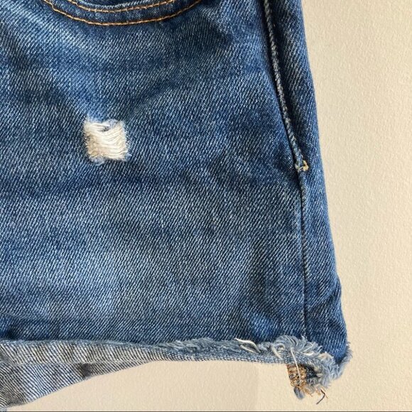 LEVI’S 501 Sz 26 Distressed Button Fly Premium Denim Jean Shorts - Picture 3 of 10